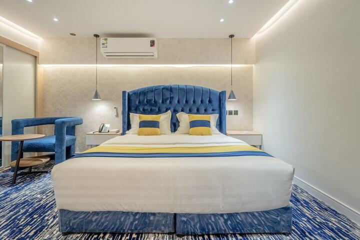 Room 4 of 23