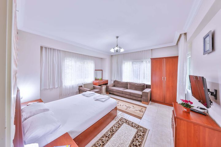 Room 4 of 53