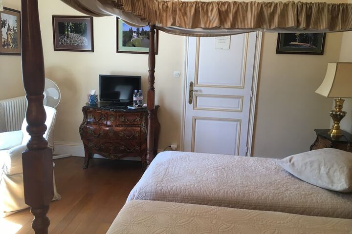 Room 26 of 125