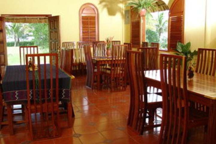 Dining 20 of 24