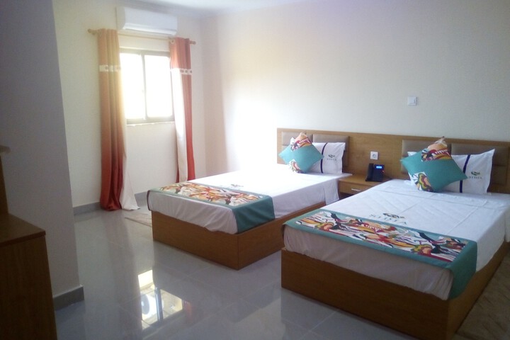 Room 5 of 14