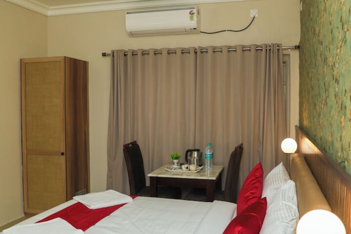 Room 9 of 65