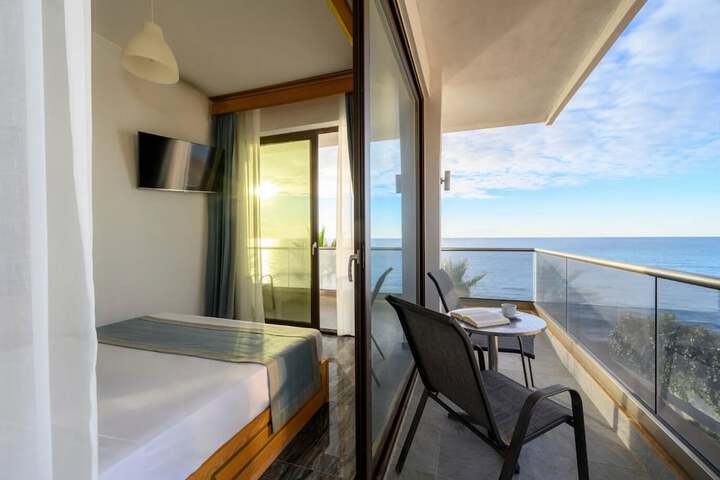 Room 46 of 107