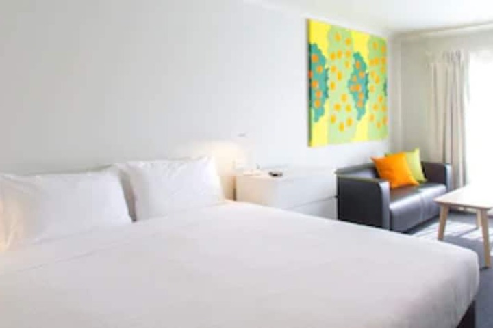 Room 10 of 48