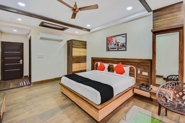 Room 18 of 25