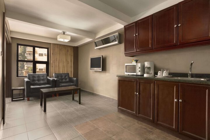 Room 15 of 90
