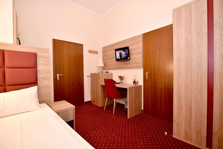 Room 6 of 57