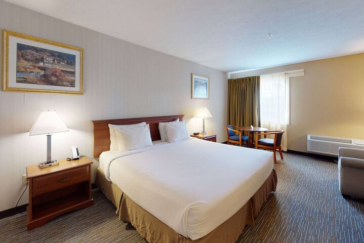 1 King Bed (12 of 12)