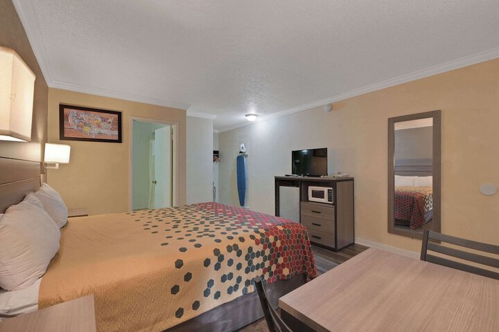 1 King Bed (11 of 12)