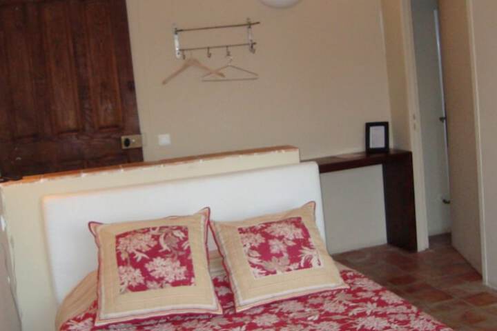 Room 6 of 61