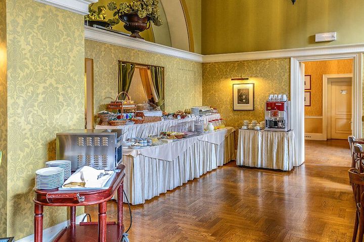 Breakfast/Coffee Service 13 of 15