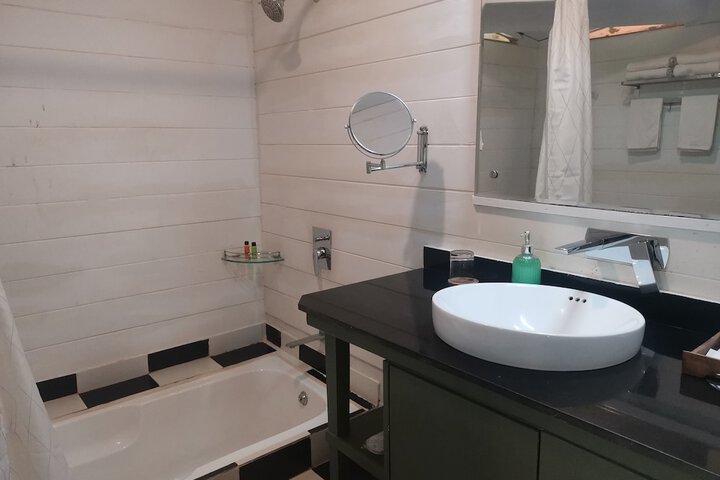 Room 15 of 32