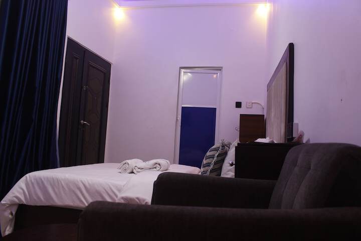 Room 12 of 26