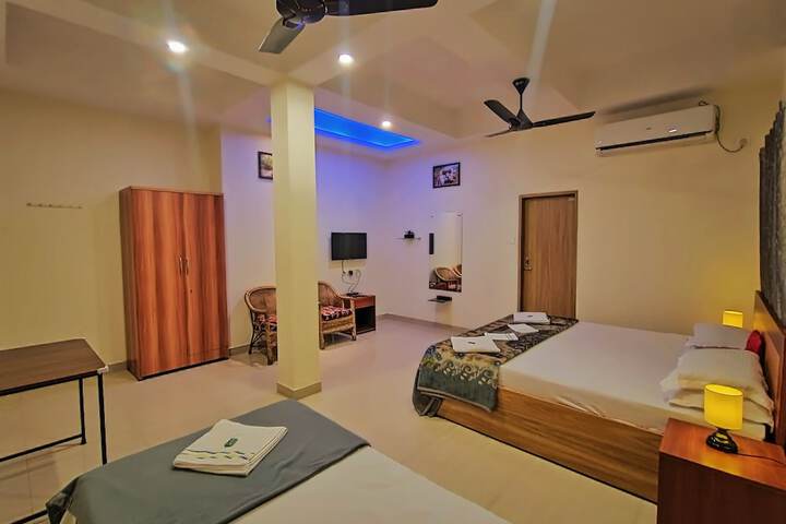 Room 10 of 18