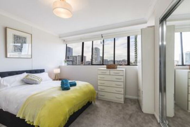 Room 4 of 11