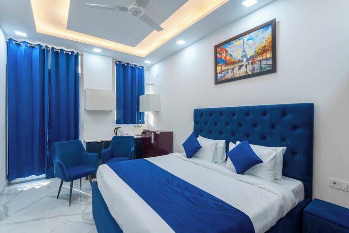 Room 12 of 23