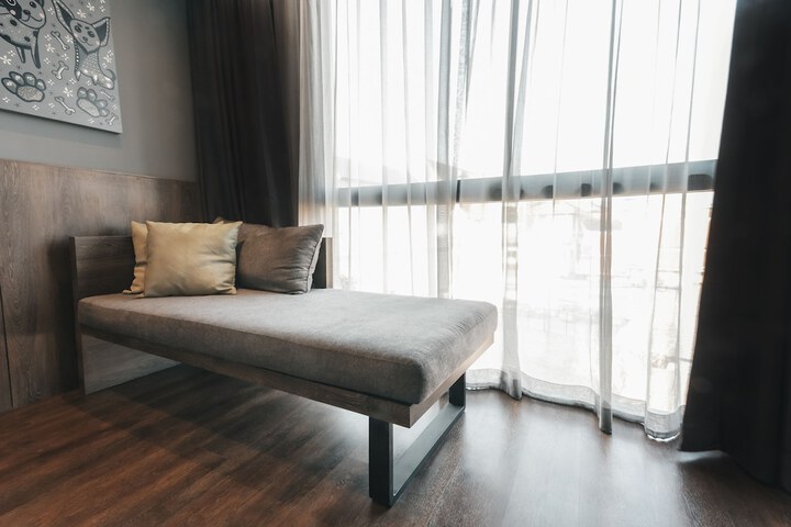 Room 9 of 20