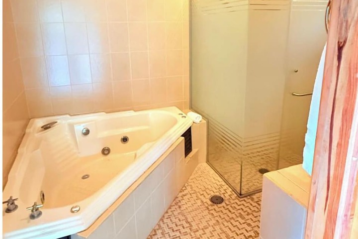 Room 4 of 67