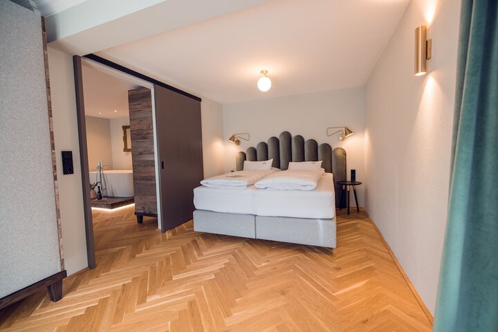 Room 20 of 120