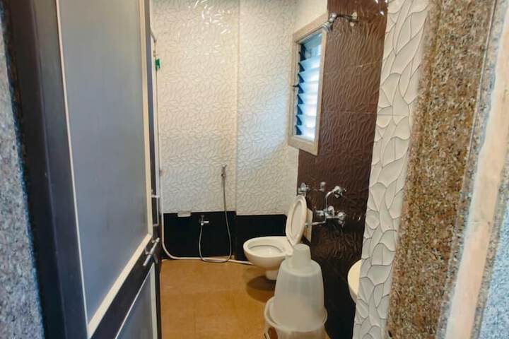 Room 7 of 13