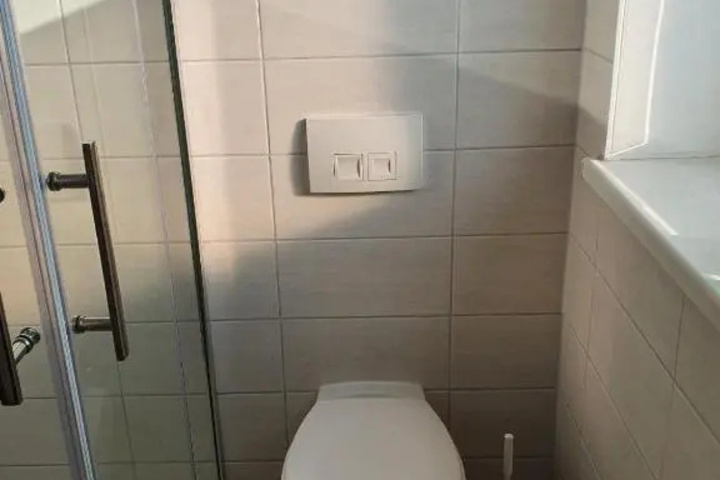 Room 7 of 10