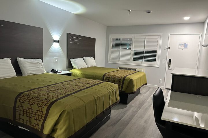 Room 3 of 25