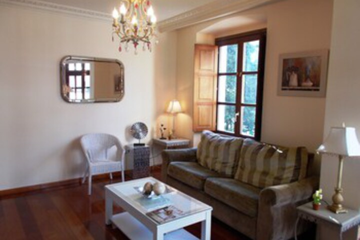 Room 9 of 25