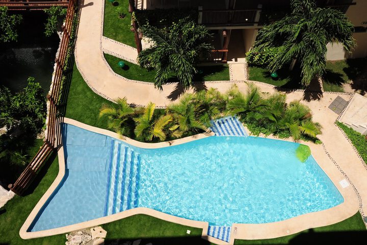 Hotel with Pool