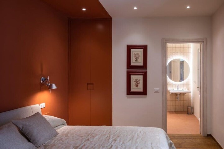 Room 18 of 32