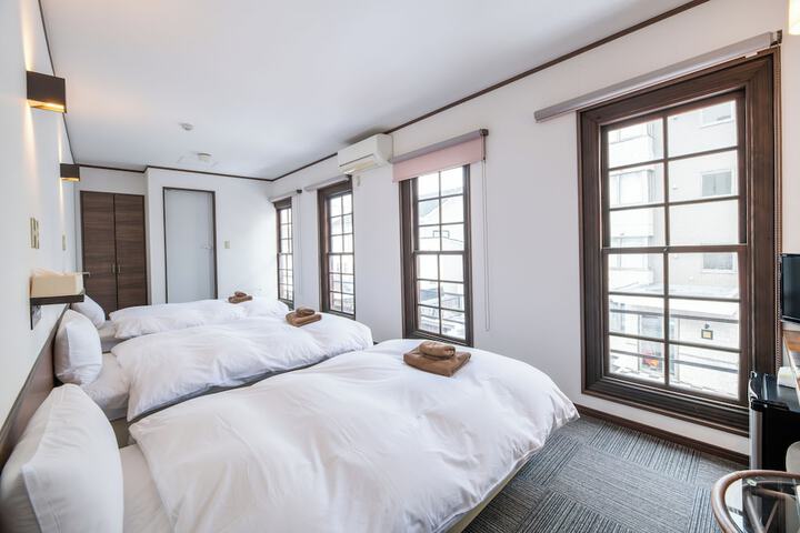Room 25 of 61