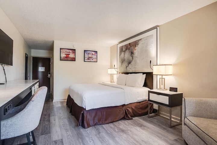 Room 19 of 48
