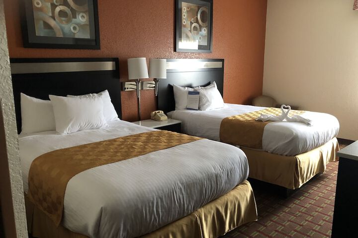 2 Double Beds (10 of 10)