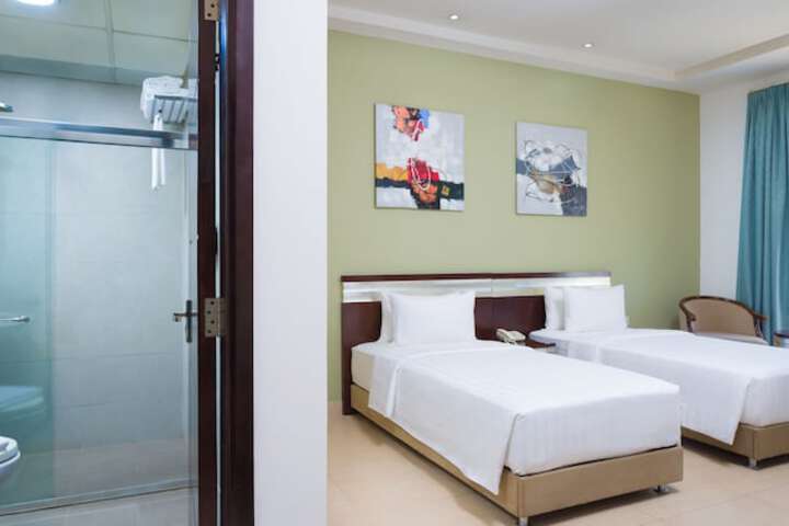 Room 8 of 27