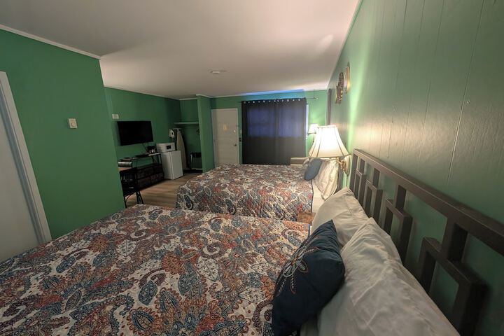 Room 12 of 34
