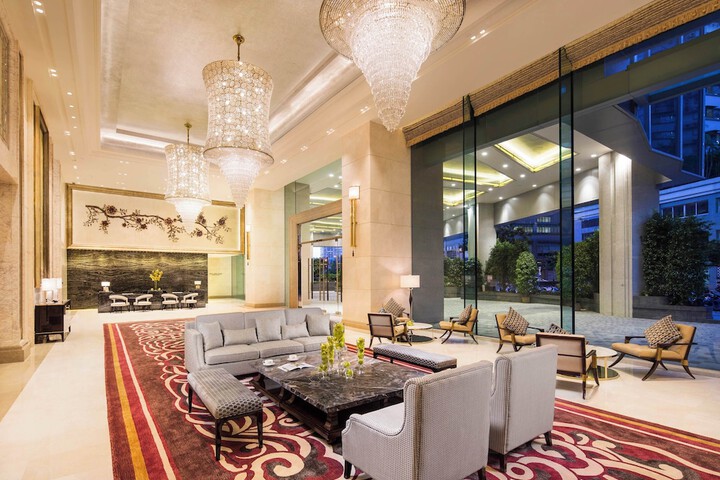 Entrance & Lobby