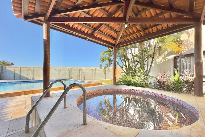 Pool 4 of 27