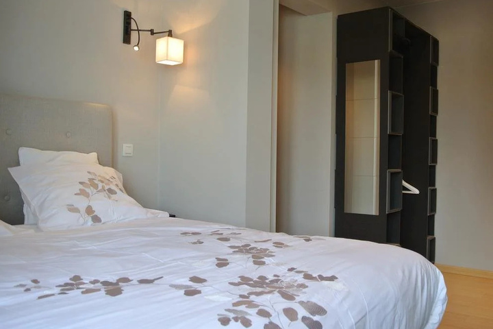 Room 4 of 19
