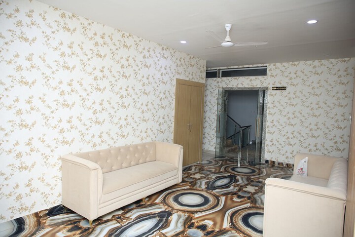 Room 19 of 50