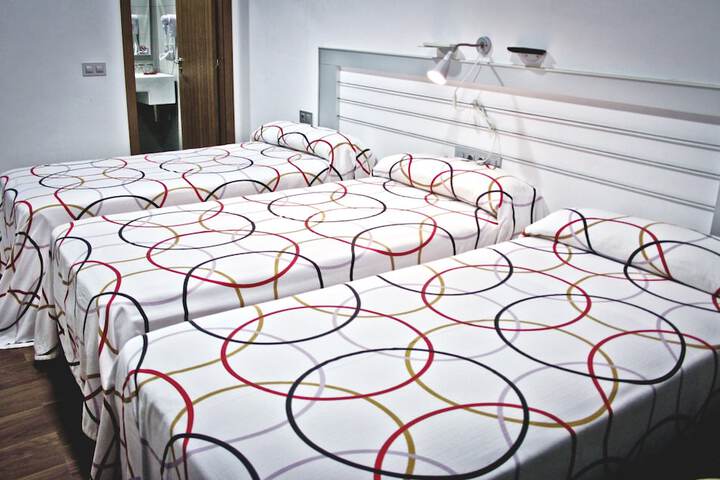 Room 8 of 34