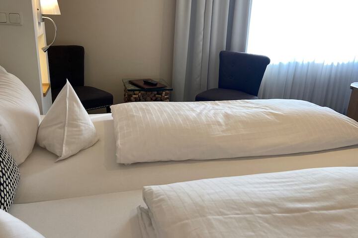 Room 13 of 70