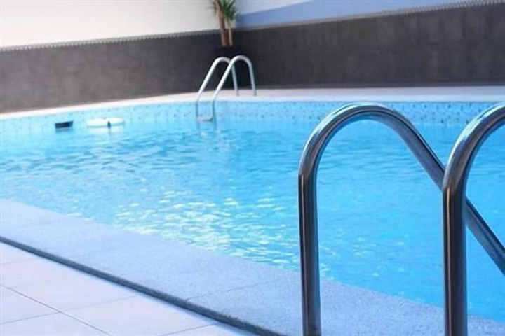 Pool 18 of 34