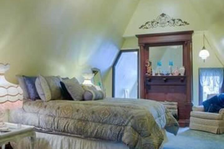 Room 7 of 26