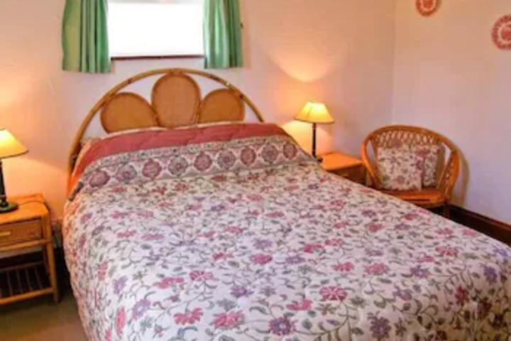 Room 4 of 6