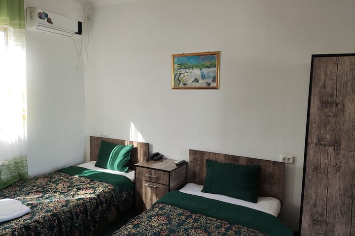 Room 32 of 70