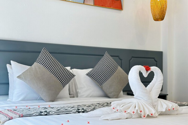 Room 10 of 26