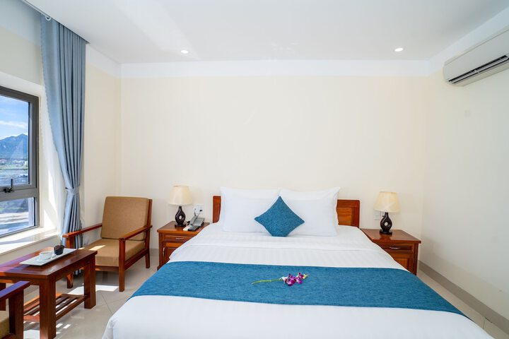 Room 14 of 80