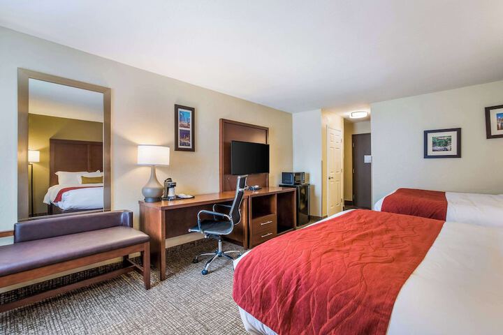2 Queen Beds Accessible (9 of 20)
