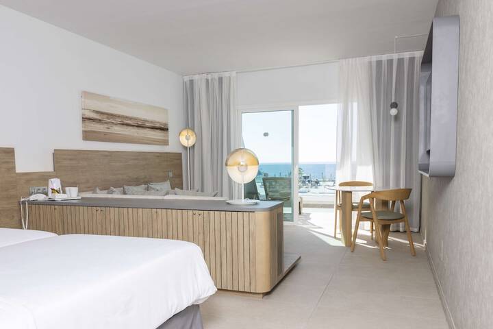 Room 21 of 227