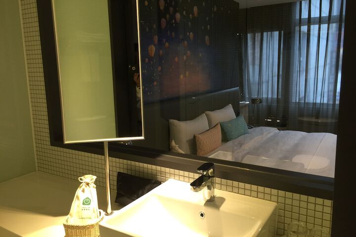 Room 60 of 92