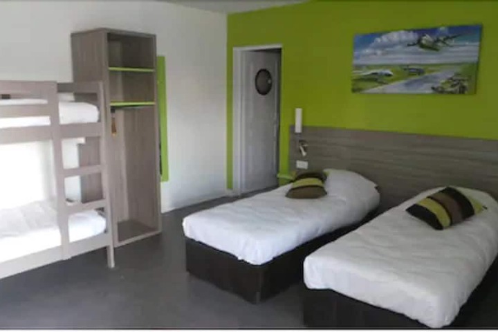 Room 6 of 17